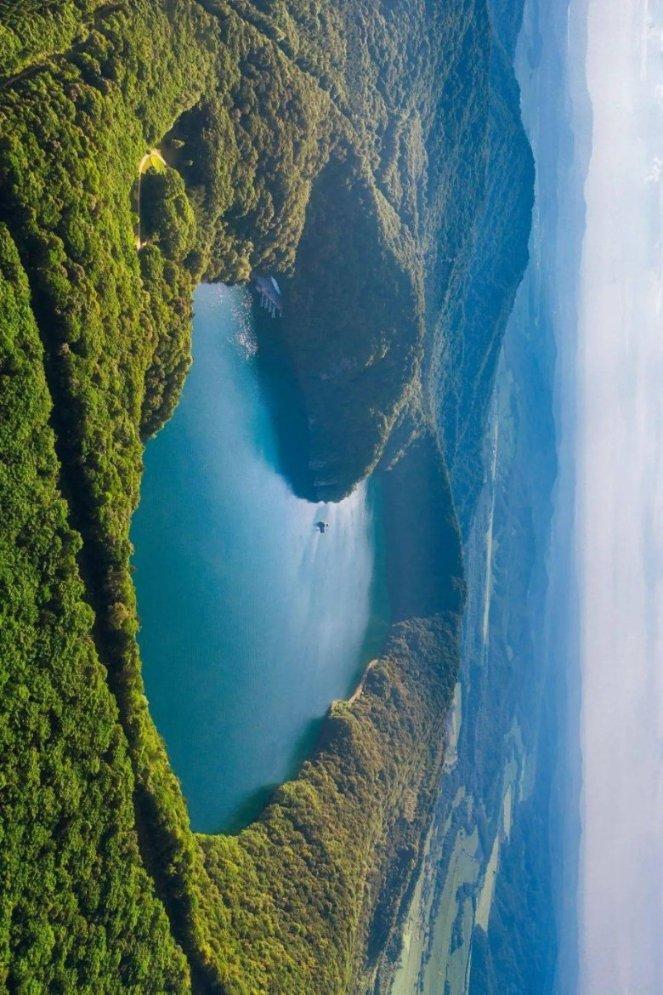 层层恐惧